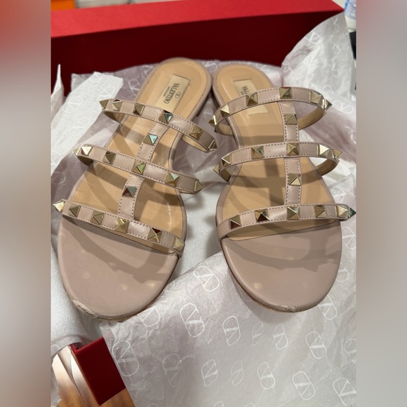 Valentino Garavani Shoes - Valentino Rockstud Sandal Poudre - size 40